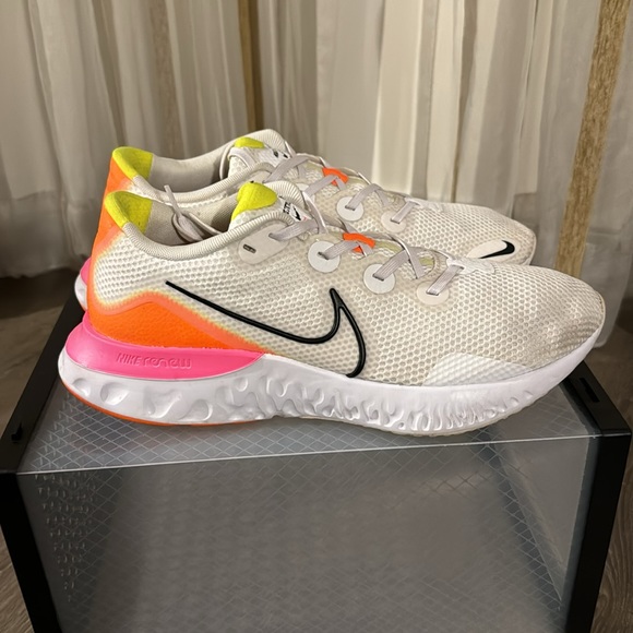 Nike Renew. Size:10. Lightly worn - Picture 4 of 5